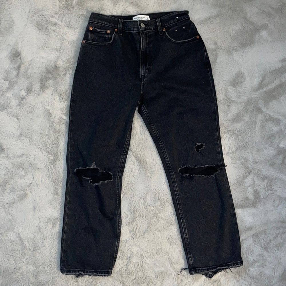 A&F Ripped Black Ankle Straight Ultra High Rise Jeans size 27/ 4 Short